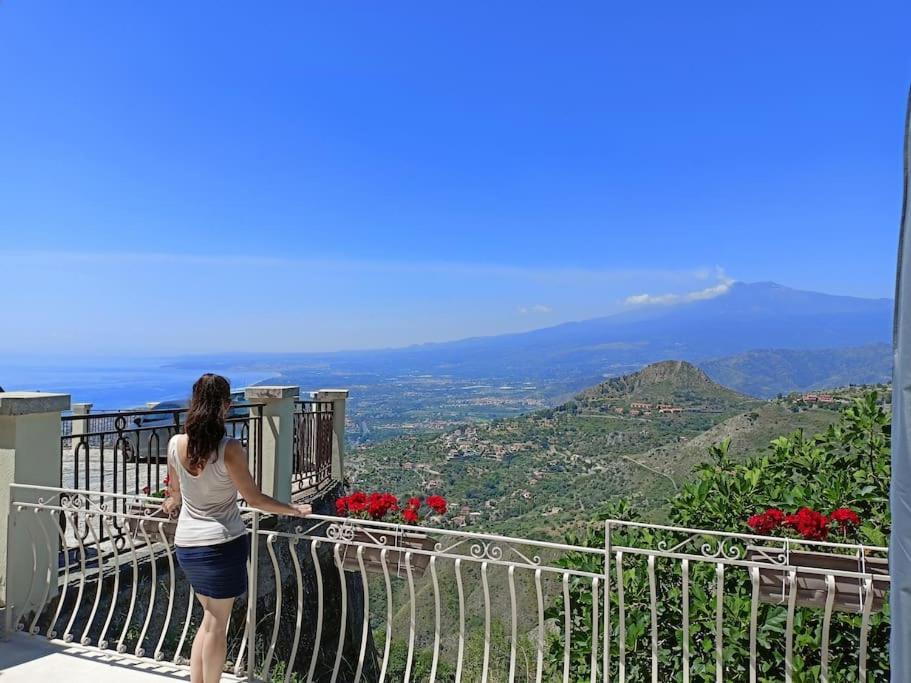 Stanza Mylai Etna View Apartment Castelmola Ngoại thất bức ảnh