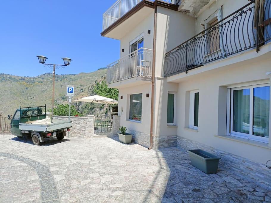 Stanza Mylai Etna View Apartment Castelmola Ngoại thất bức ảnh